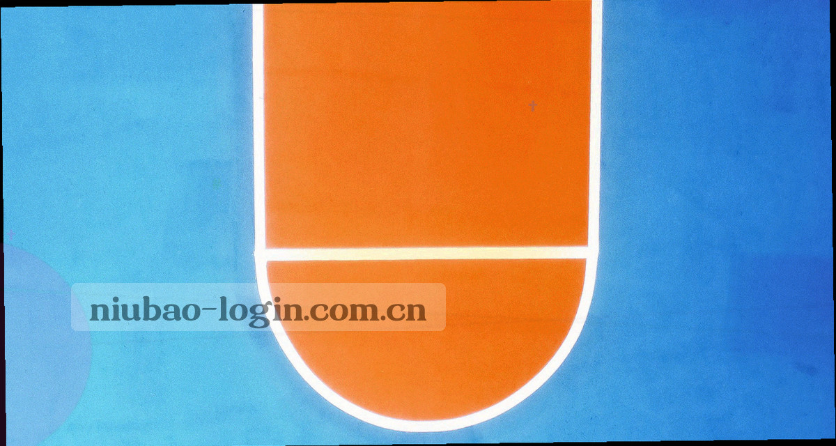 卧式离心泵泵体与进出口法兰整体特写，侧向布光勾勒出金属轮廓